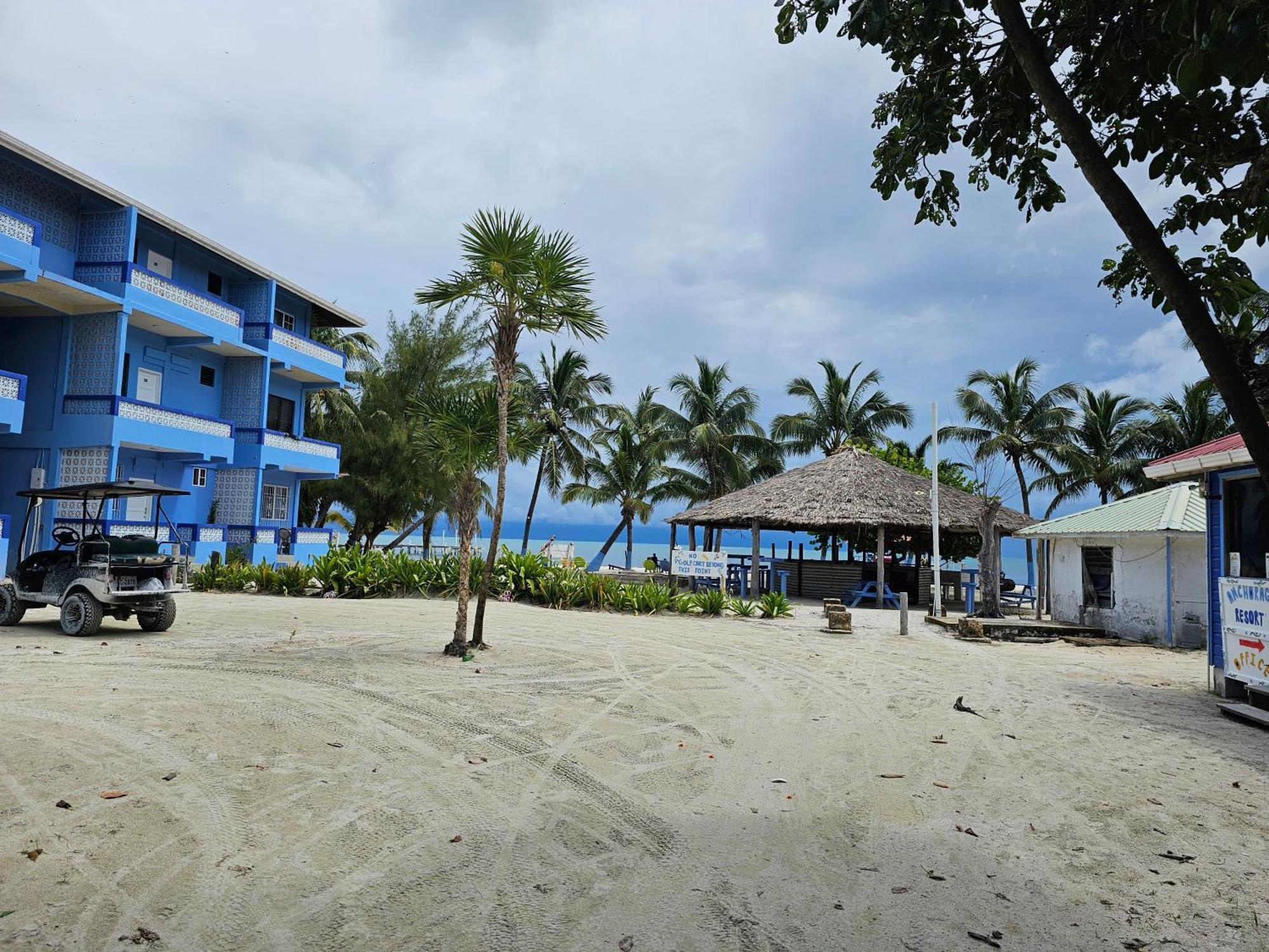 Anchorage Beach Resort Кайе Колкер Екстериор снимка