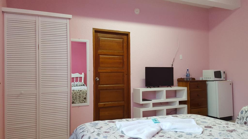 Anchorage Beach Resort Кайе Колкер Екстериор снимка