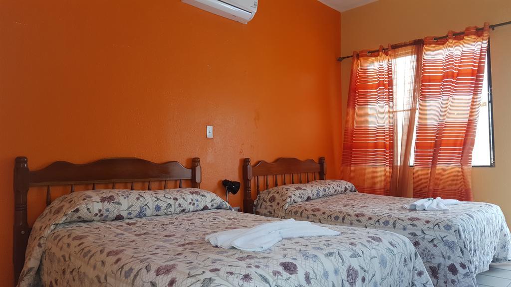 Anchorage Beach Resort Кайе Колкер Екстериор снимка